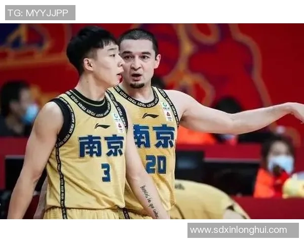 赛后分析:杭州足球队与南京足球队在战术灵活性上的较量与启示 赛后分析:杭州足球队与南京足球队在战术灵活性上的较量与启示