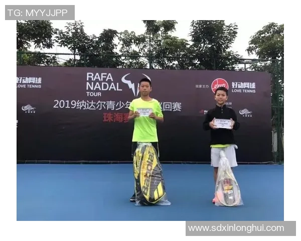 重庆网球队在精英赛中的团队协作展现出色值得赞赏与反思 重庆网球队在精英赛中的团队协作展现出色值得赞赏与反思